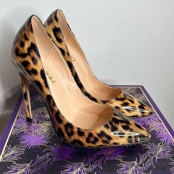 Vicosi Leopard Print Patent Leather Pumps - Picture 5 of 8